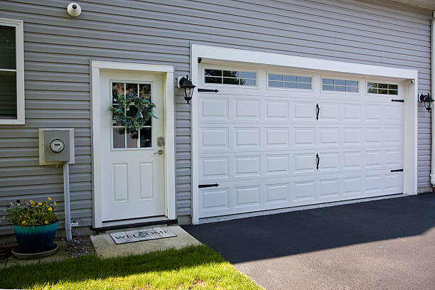 24/7 Emergency Garage Door Panel Replacement experts in Lakeside, OR